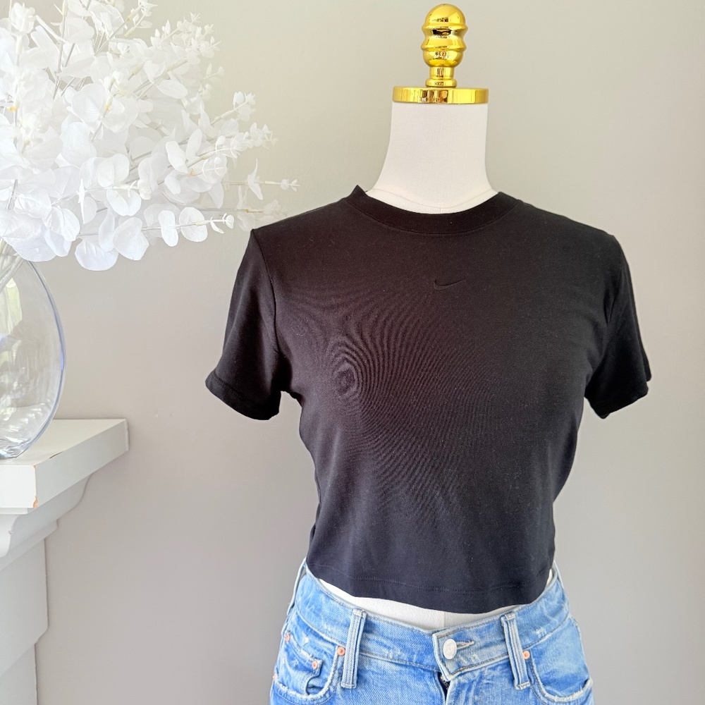 Nike Slim Fit Tee in Black, Sz M (NWT)